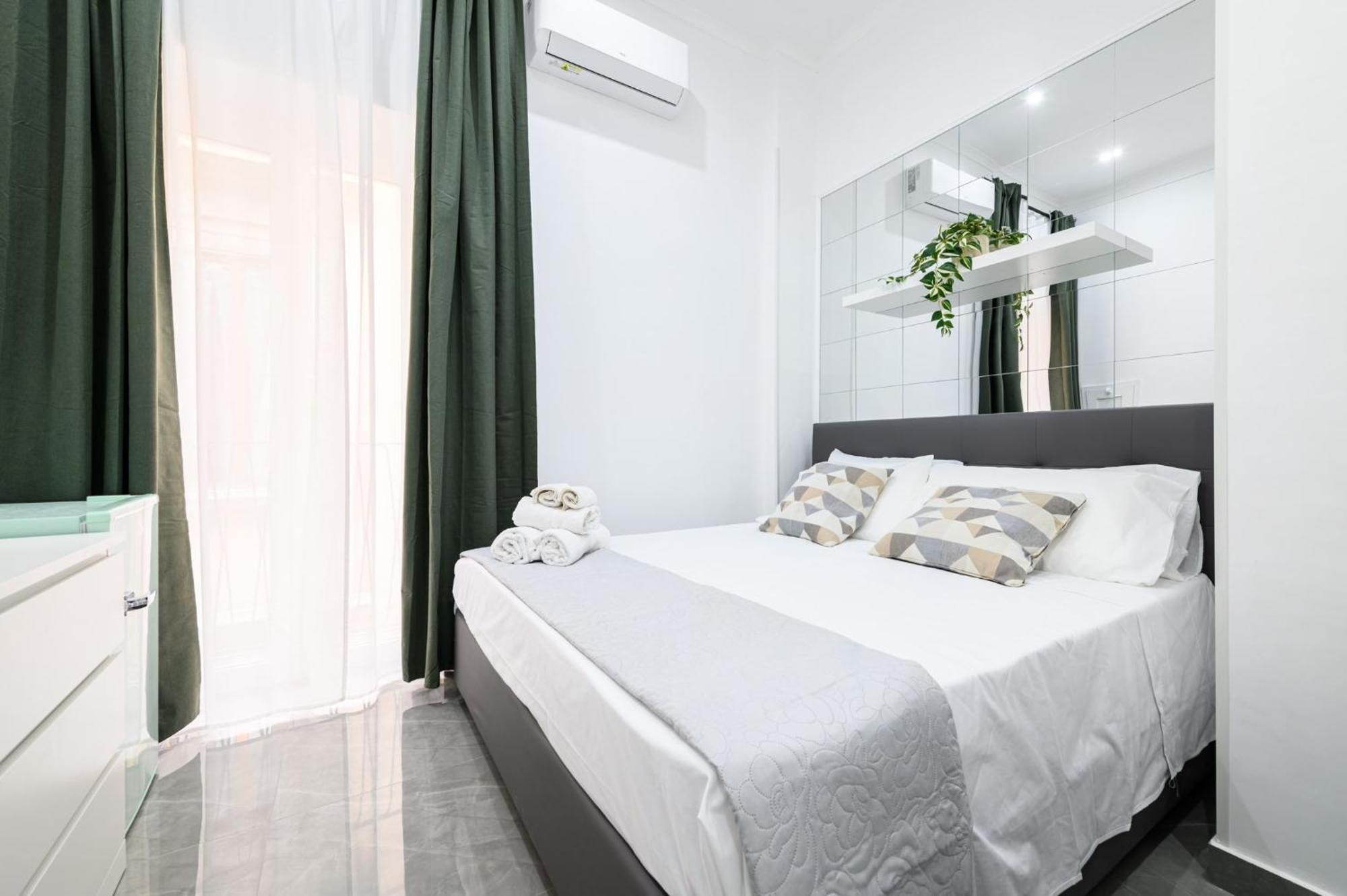 Giordano Suite Center Neapel Exterior foto